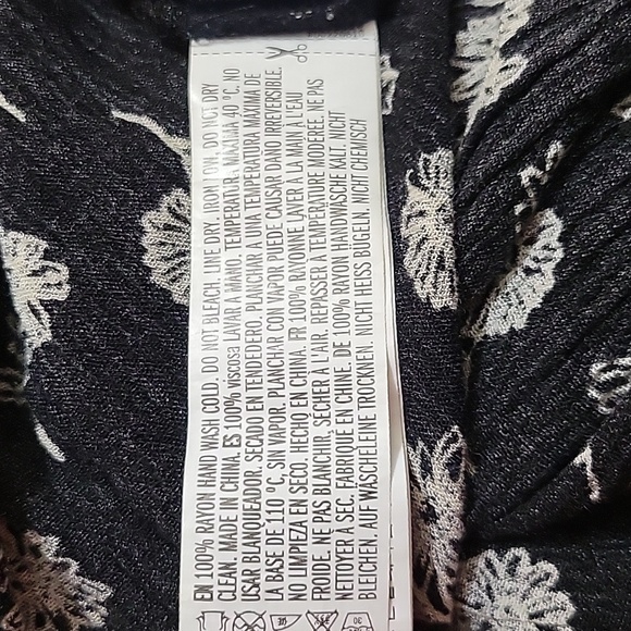 Forever 21 Tunic Longsleeve - Picture 8 of 8